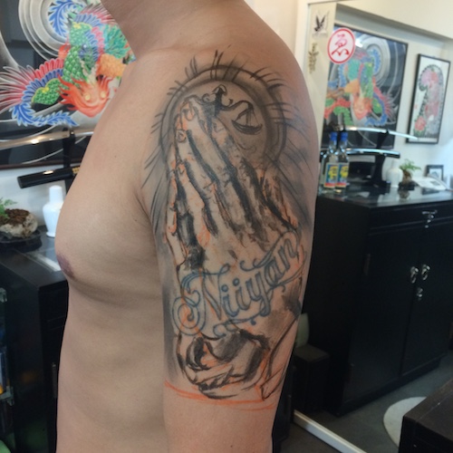 844prayinghandstattoo.jpg
